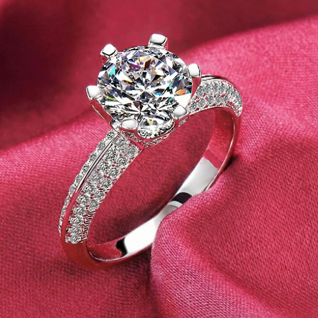 Clarisse Jewels 18K Gold Round Cut Luxury Diamond Ring